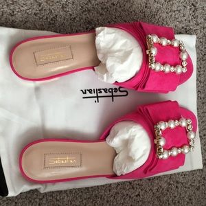 Sebastian Suede Geranio -brand new in box